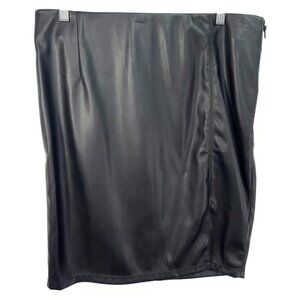 Liverpool Los Angeles Size 12P Faux Leather Skirt Vegan Black Pencil Edgy